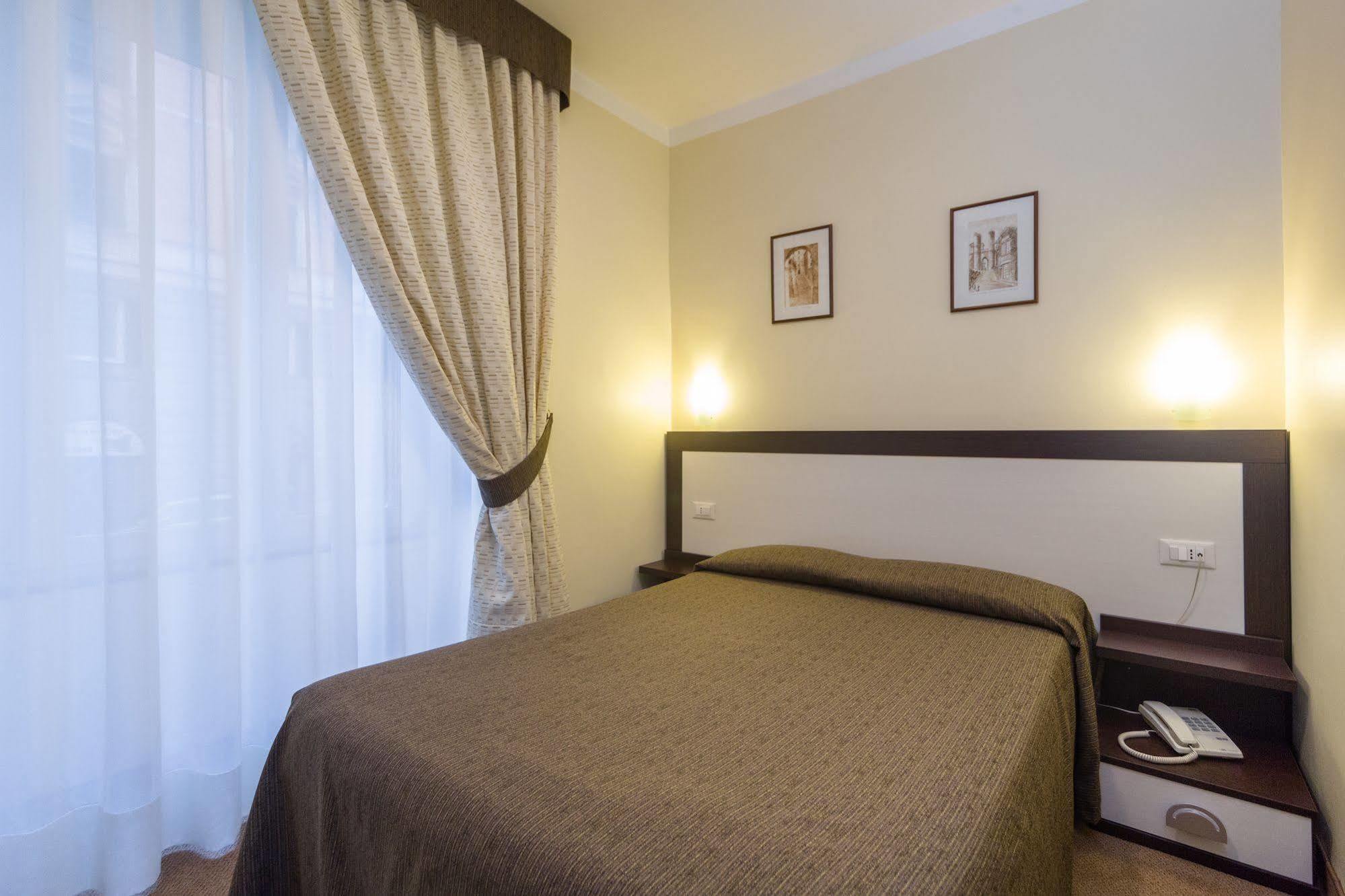 Hotel Boccascena Genoa Exterior photo